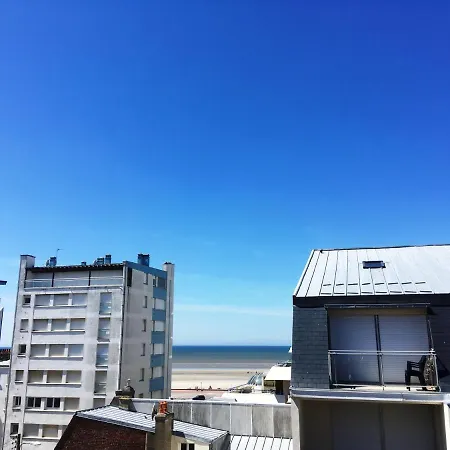 Duplex T4 Idealement Situe Entre La Place Du Marche Et Le Bord De Apartment *