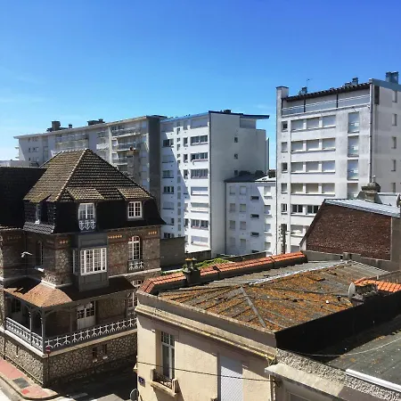 Duplex T4 Idealement Situe Entre La Place Du Marche Et Le Bord De *