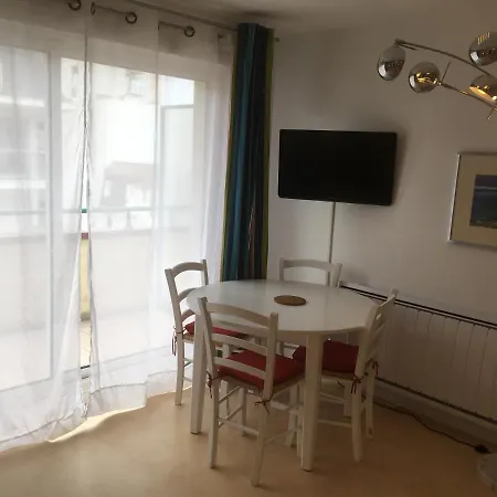 Duplex T4 Idealement Situe Entre La Place Du Marche Et Le Bord De Apartament *