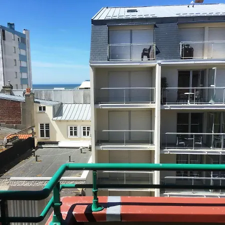 Apartament Duplex T4 Idealement Situe Entre La Place Du Marche Et Le Bord De *